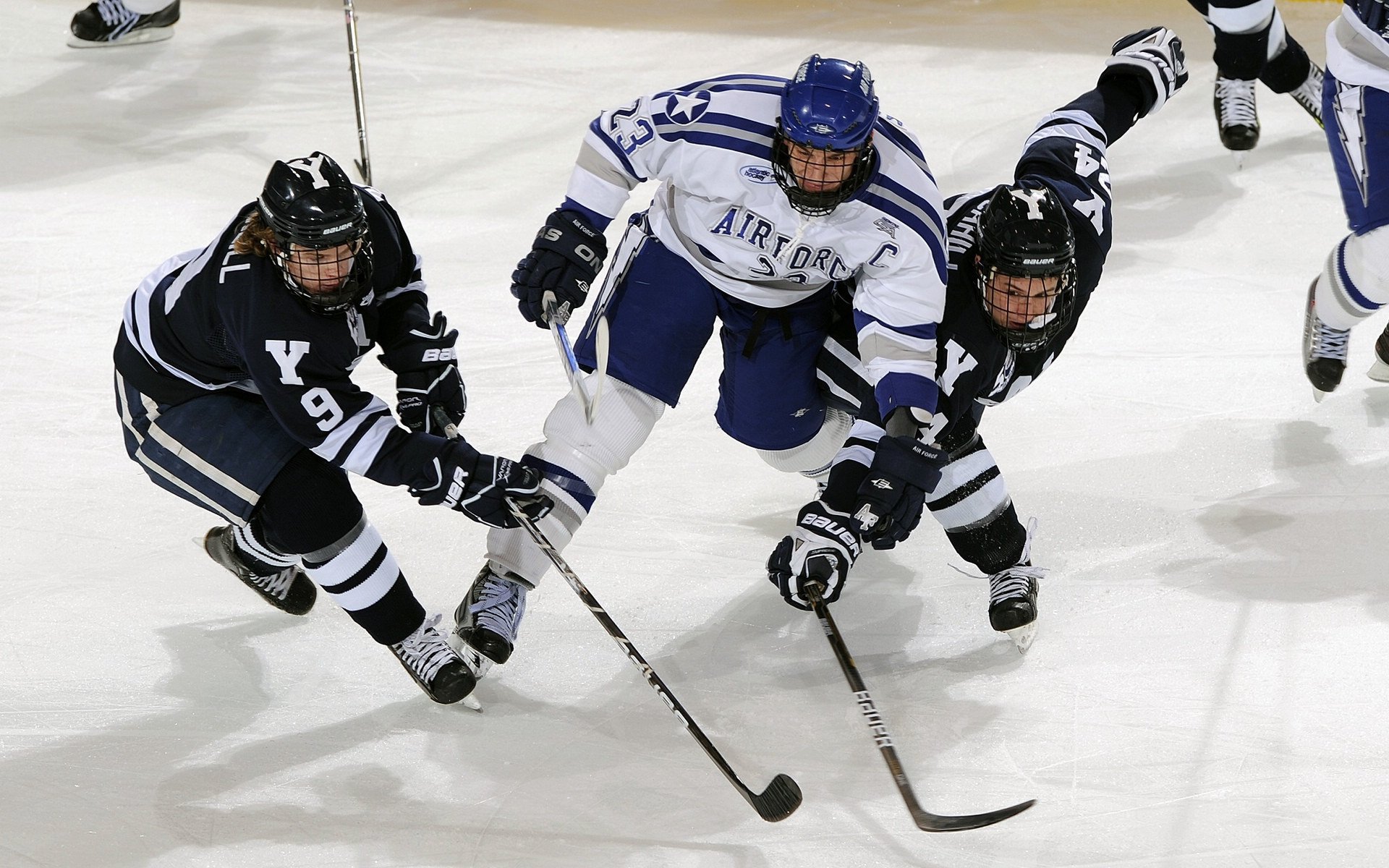 中超“京鲁大战”北京国安客场1比0小胜山东 泰山错失机会惋惜